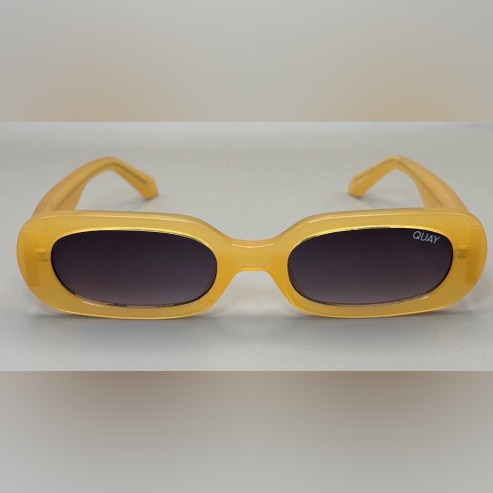 QUAY PARIS SO SERIOUS YELLOW SMOKE SUNGLASSES 😎 - Picture 7 of 10